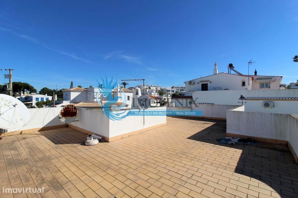 Moradia T2 Térrea com Projeto de Ampliação, Piscina e Excelente Locali