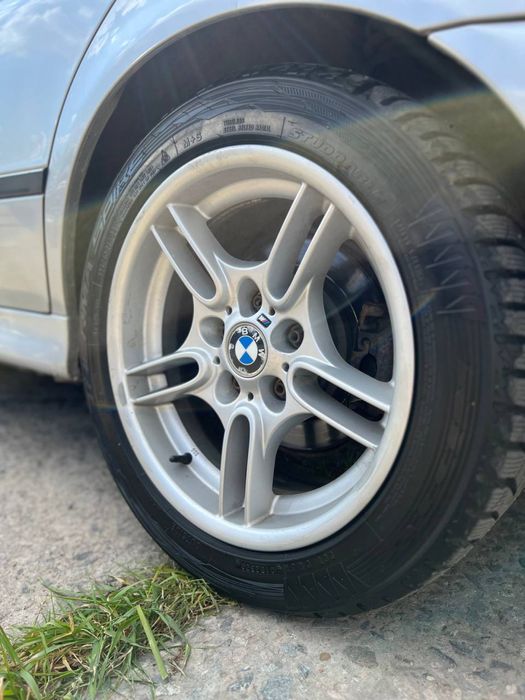 Продам BMW  523I