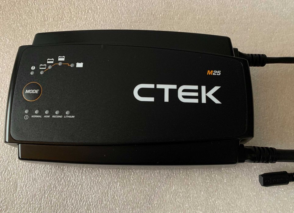 CTEK M25 професійний зарядний пристрій 12в 12V / 25A б/в