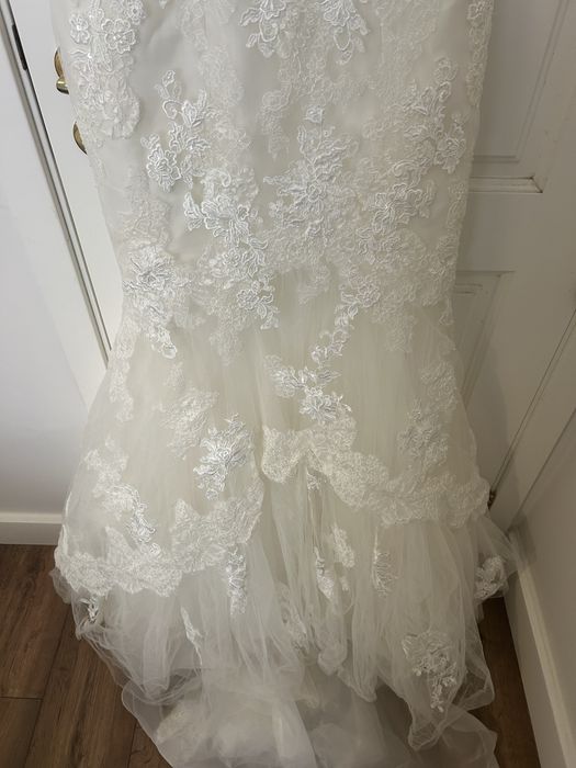 Vestido de noiva ProNovias estilo sereia,de renda francesa e pedraria
