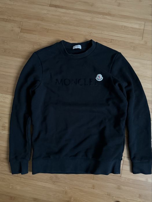 Czarna bluza moncler rozmiar  M  bez wad