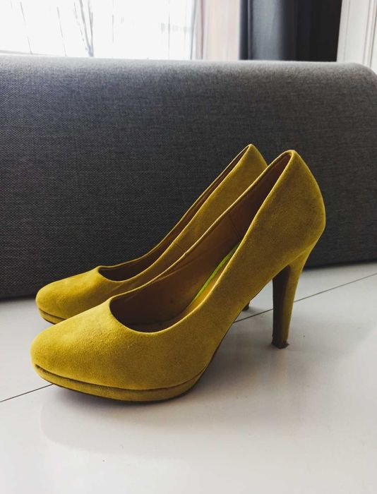 Żółte szpilki 36