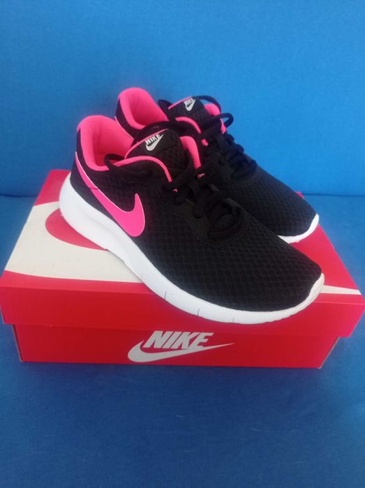 Продамк росовки Nike