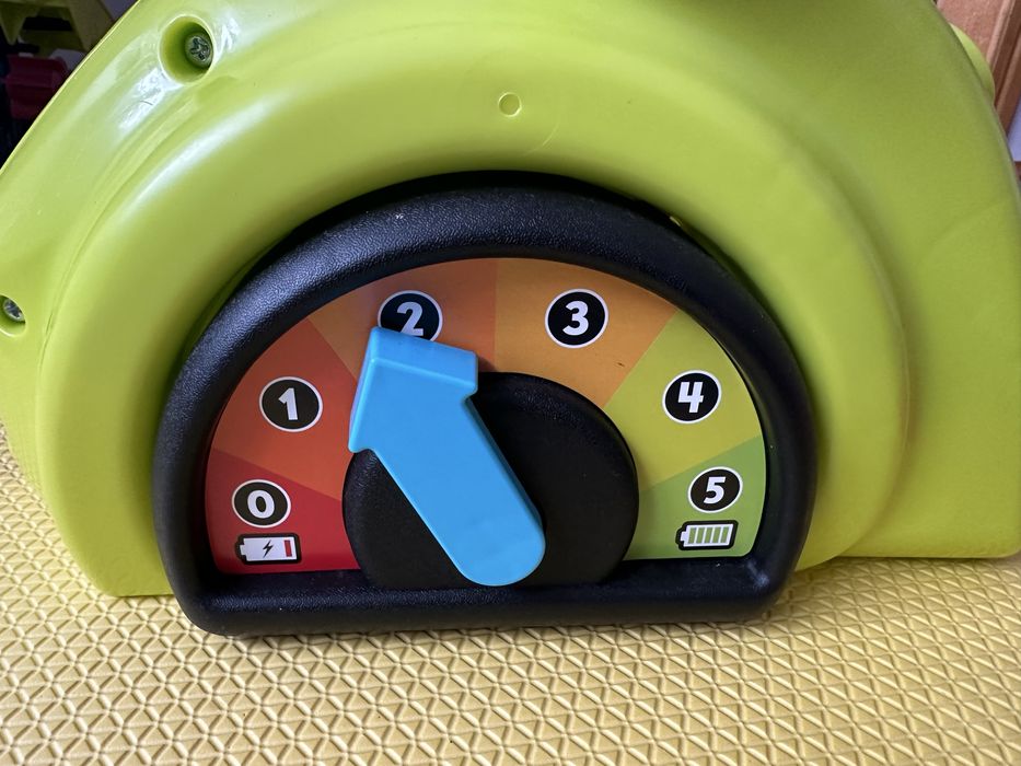 Fisher-Price Машинка (англ)