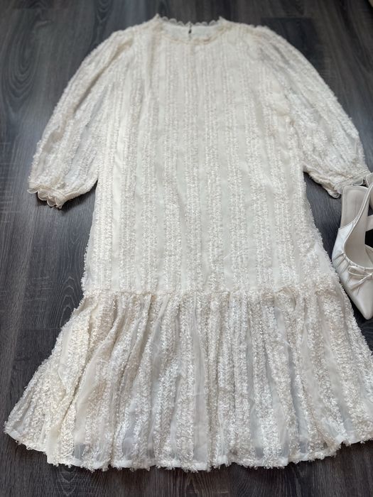 Святкова молочна  сукня