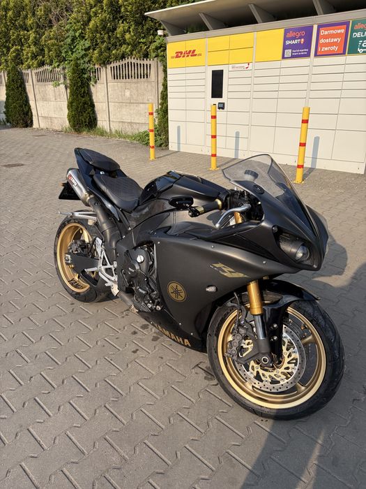 Yamaha R1   rn22