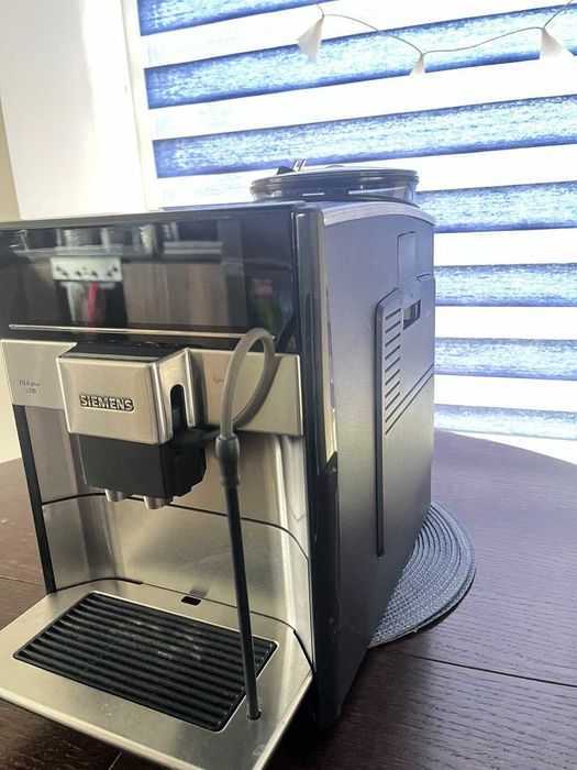 Кавомашина кофемашина кавоварка Siemens EQ.6 Plus S 700