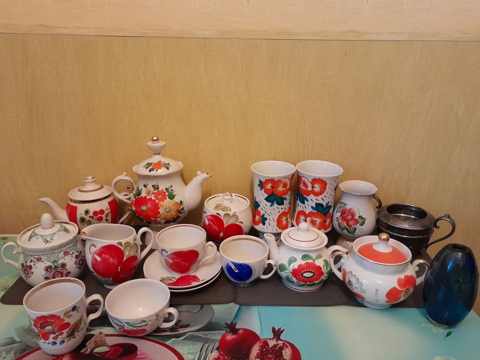 Ваза б/у цветное стекло, хрусталь,сахарница англия 30е.г.чайная пара