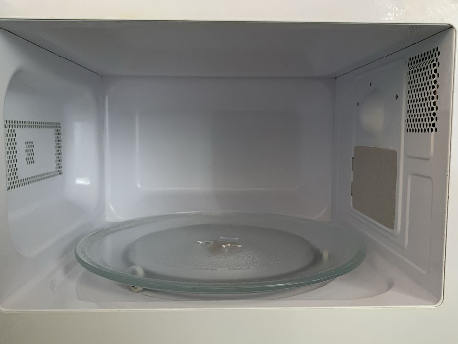 Microondas “Aro”  700W