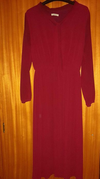 Vestido comprido de chinffon bordô