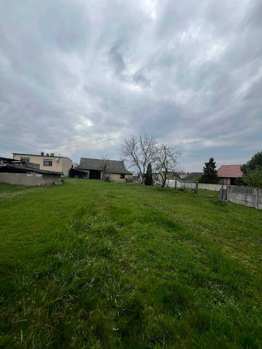 Dom jednorodzinny z dużym obejściem i ogrodem
