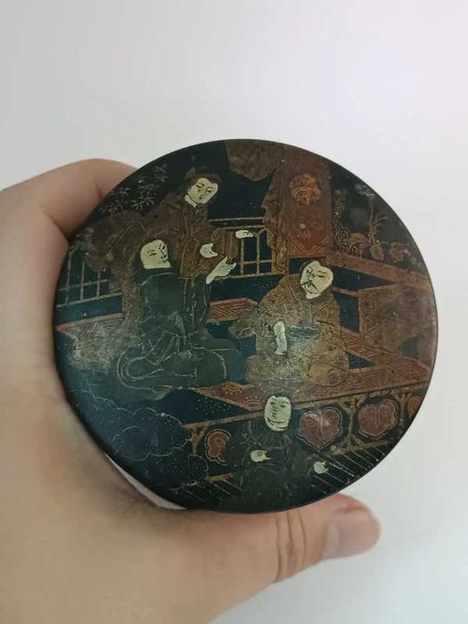 Fabulosa caixa japonesa em papier mache Meiji Sec. XIX