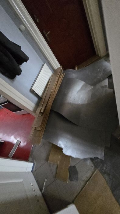 Oddam za darmo panele podlogowe 35m2