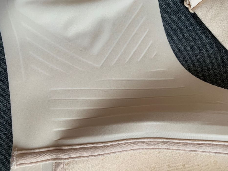 Безшовний новий бюст ,85 В,С