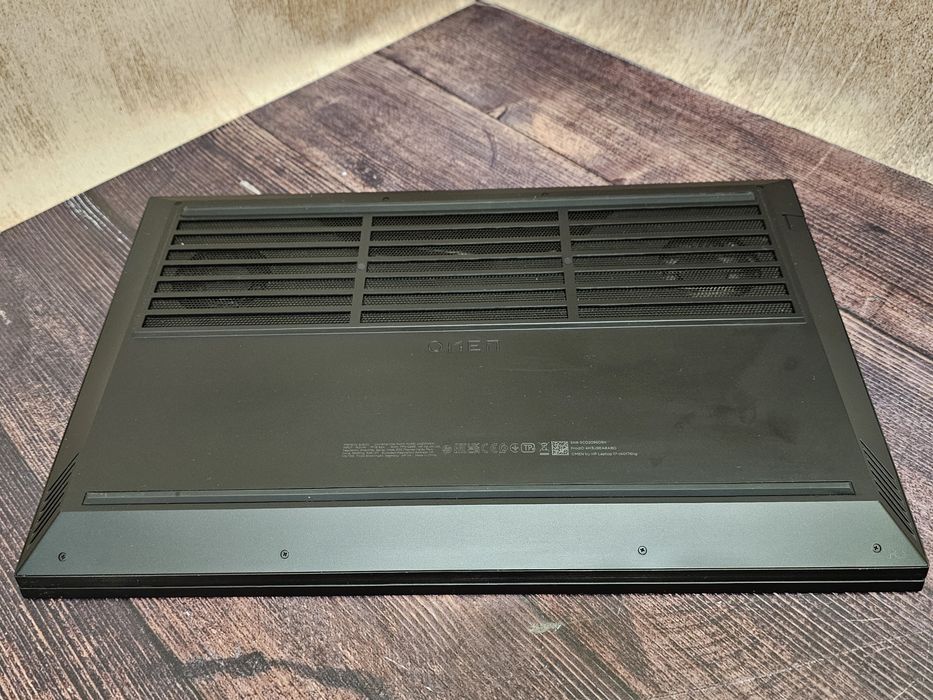 HP Omen 17-ck0176ng (Core i7-11800H/16Gb/RTX 3070/SSD 1Tb/IPS 144Hz)