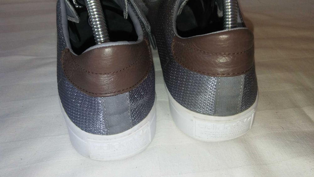 Adidas roz. 43 1/3 - dł. wkł. 27 cm- stan bdb