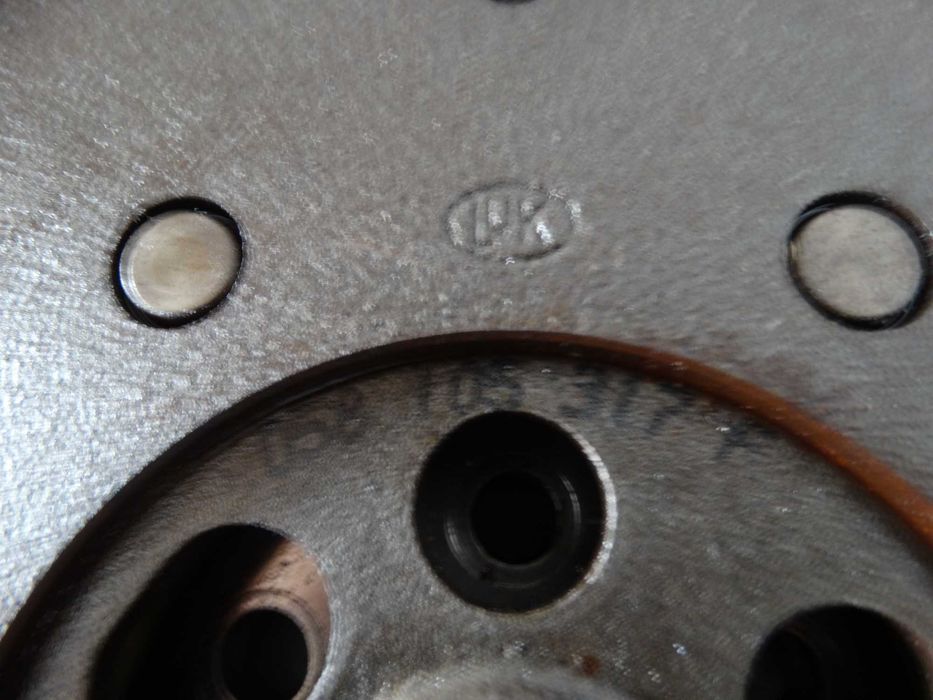 Б/в Маховик (демпфер сцеплення) 058105317F – Audi / VW / Skoda / Seat,