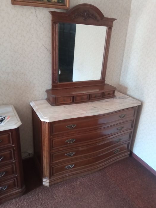 Conjunto de mobiliário de quarto de casal