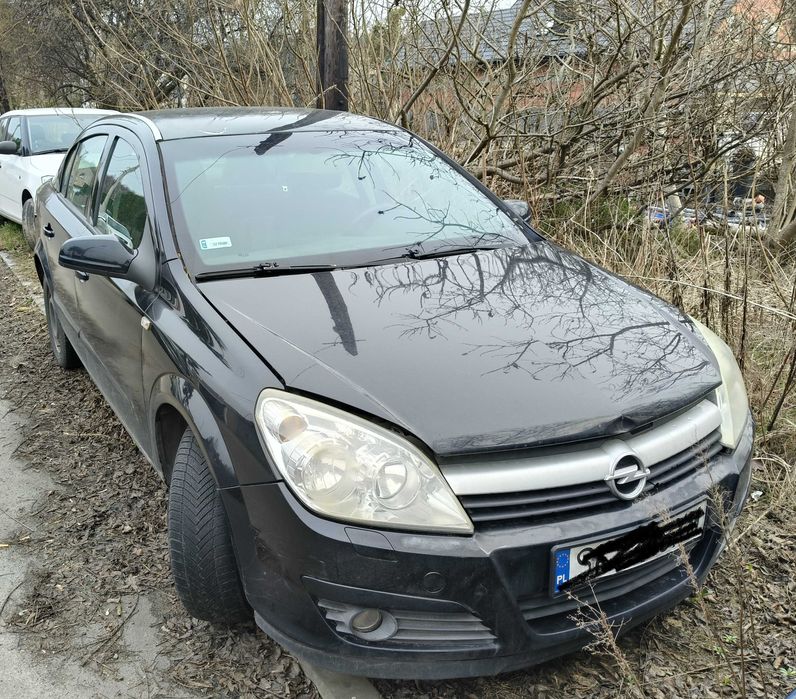 Astra H Sedan 2009 r 1.6 115 km gaz