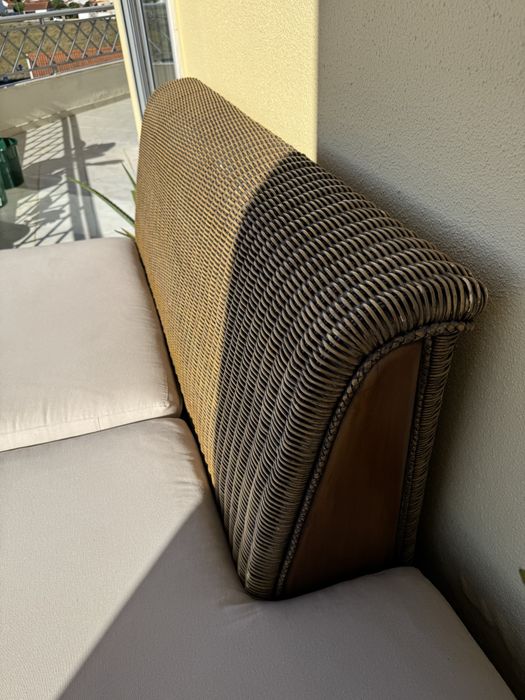 Vendo sofa muito elegante madeira