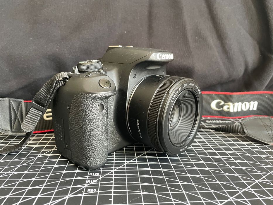 Aparat Canon EOS 700D + obiektywy 18-55mm + 24mm + 50mm + akcesoria