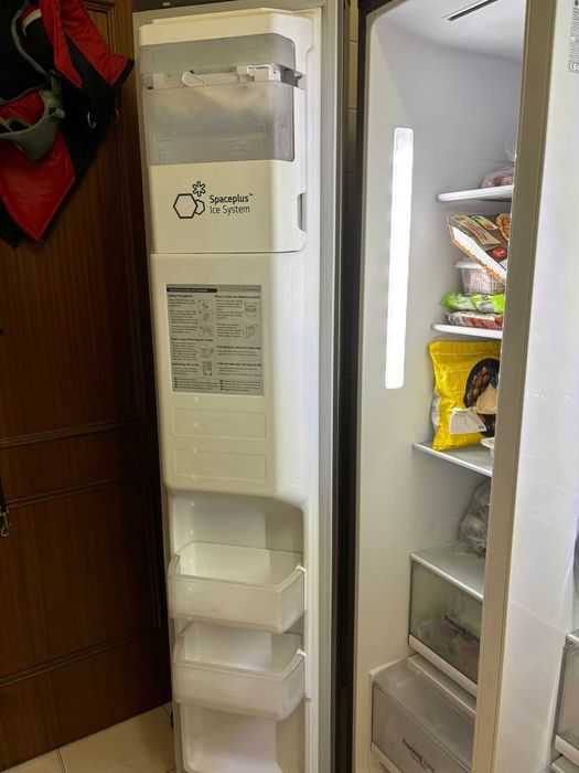 Vendo frigorifico Americano LG em bom estado