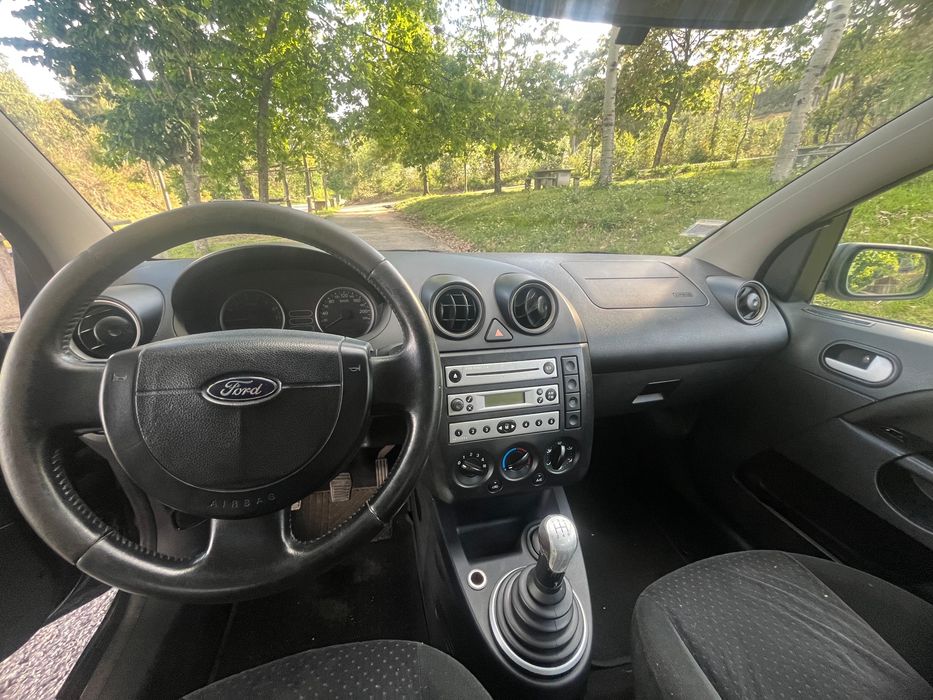 Ford Fiesta 1.2 gasolina