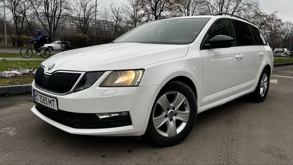 Skoda.    Octavia  Автомат 2017 рік