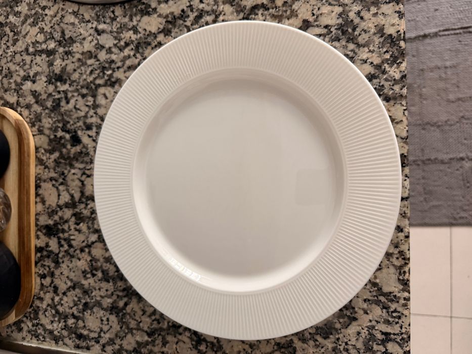 Pratos branco ofantilig ikea