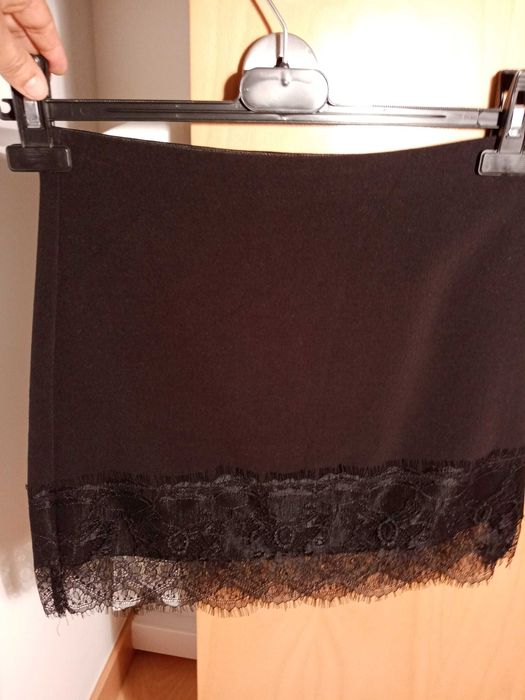 Conjunto de roupa de senhora em muito bom estado.