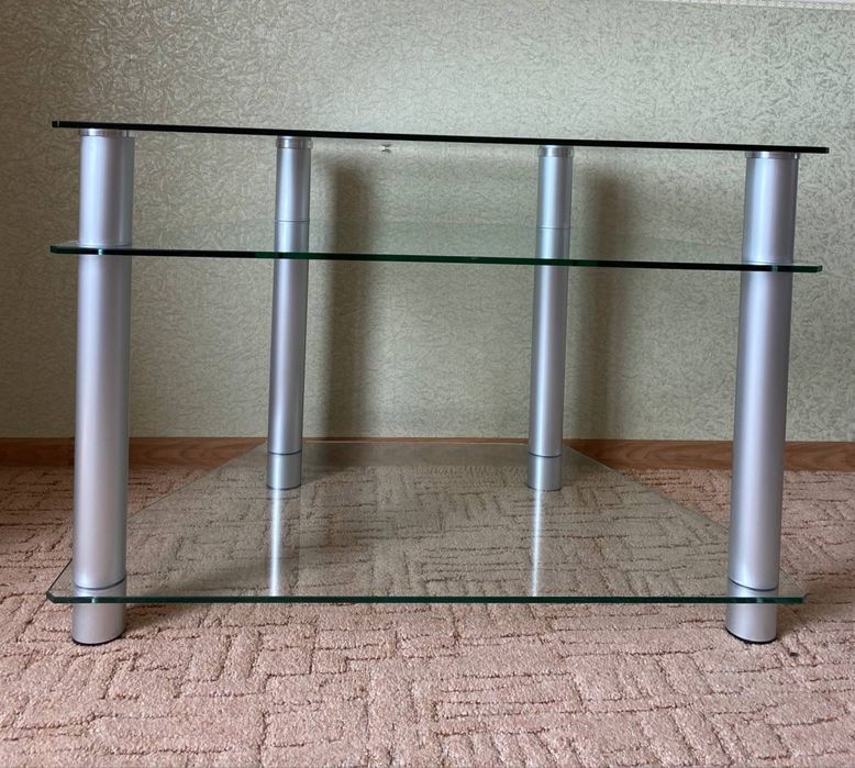 Журнальний стіл.