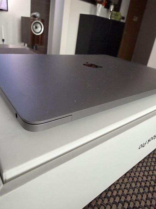 MacBook Pro 2023 M2 touch bar stan idealny Bydgoszcz