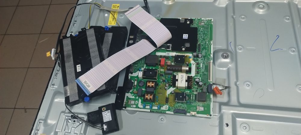 Samsung GU50TU6979U moduły
