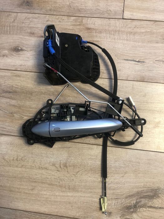 Ручка дверей передніх ЛІВИХ CHEVROLET BOLT EV 2017