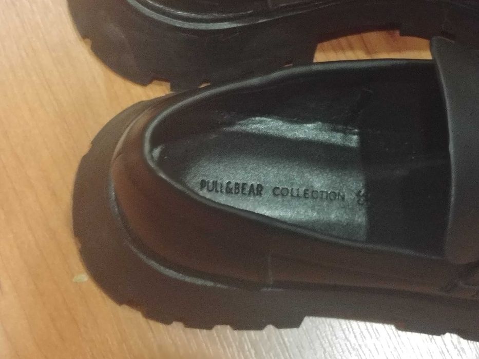 Sapatos pretos Pull & Bear Collection