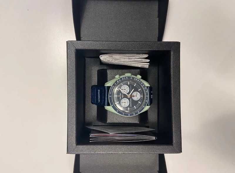 Omega x Swatch Mission To Earth MoonSwatch- SO33G100