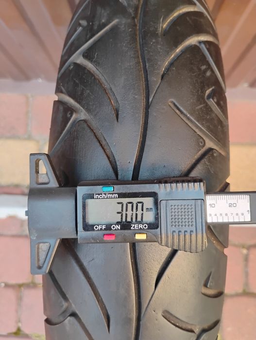 Opona motocyklowa 110/70R16
