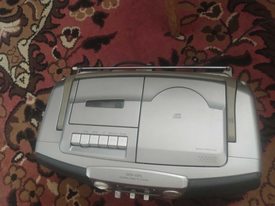 Radioodtwarzacz Sony cfd v27L