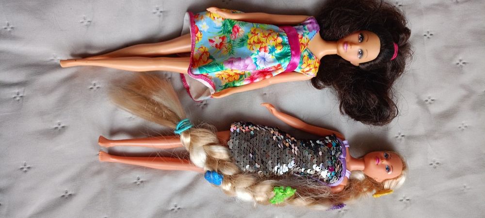 Zestaw lalek barbi z akcesoriami