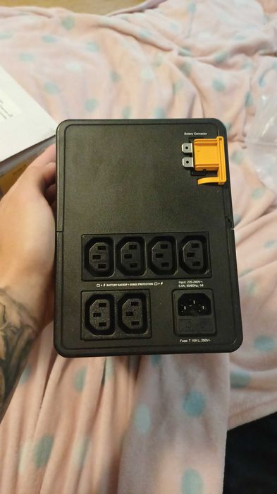 APC Easy UPS Battery Backup