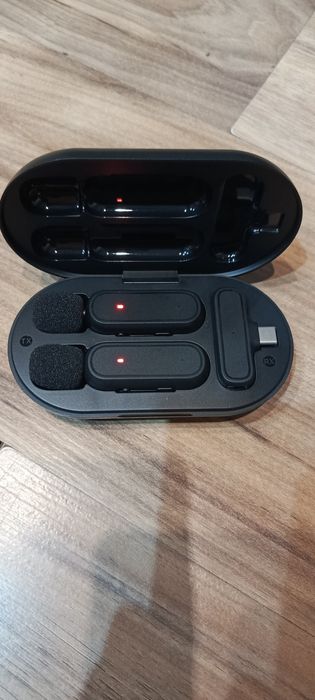 Mikrofon bezprzewodowy podwójny,krawatowy typu c ,z etui ładującym!