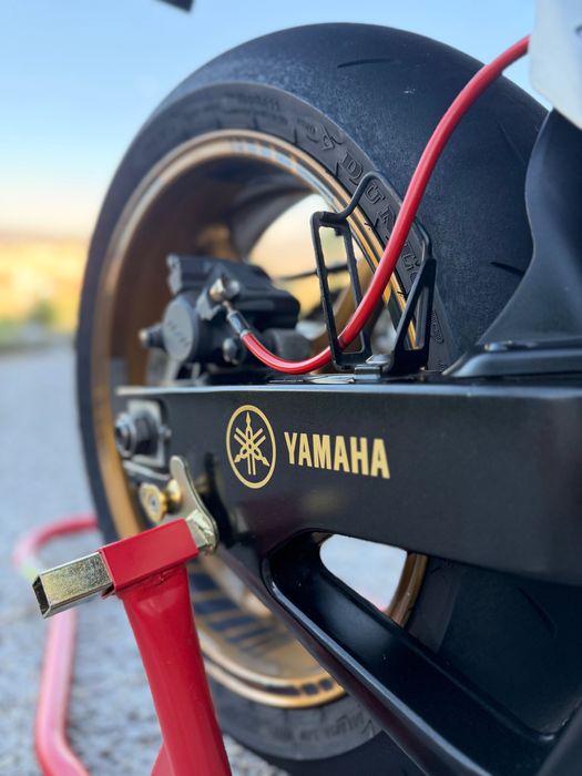 Yamaha R1 CrossPlane