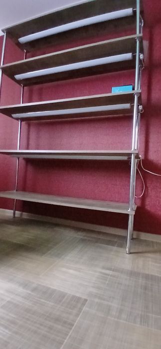 Стілаж для квітів