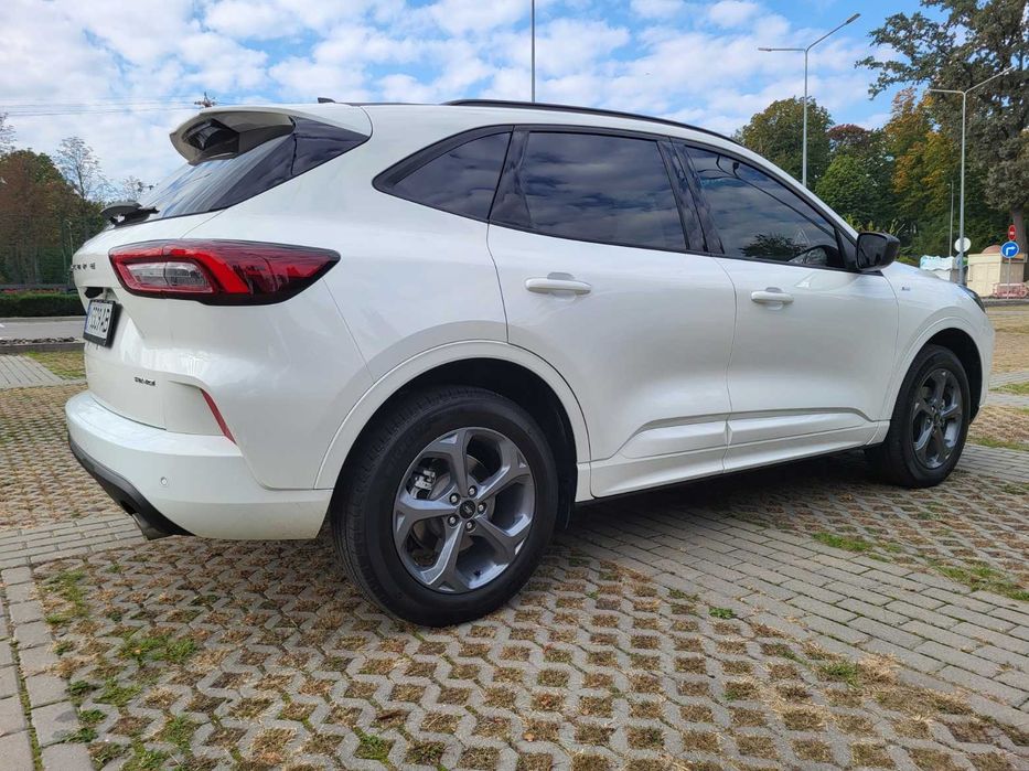 Власник ПРОДАМ Ford Escape 2024