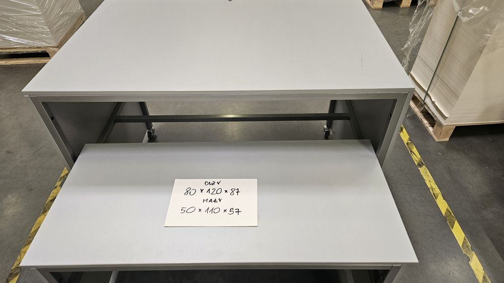 Sprzedam stoły ekspozycyjne