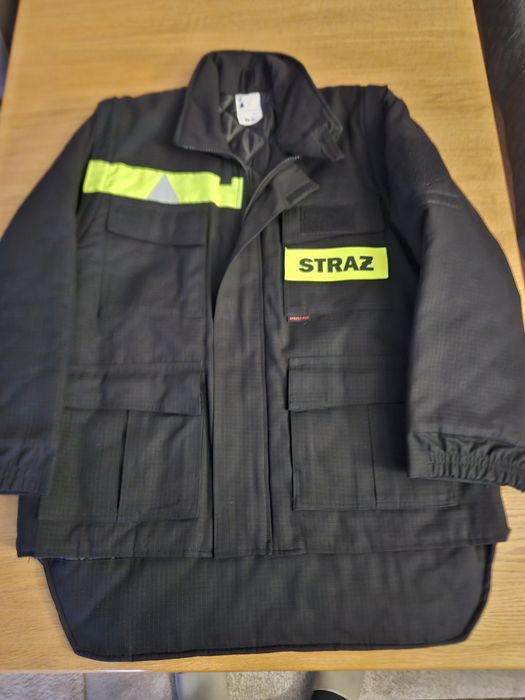 Bezrękawnik z odpinanymi rękawami.  Nowy roz. B2