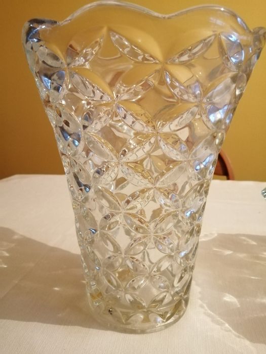 Jarra em vidro relevo