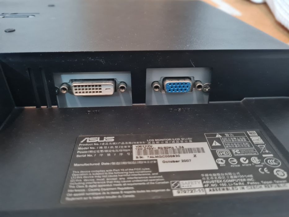 Monitor ASUS VW222U 22" — DVI/VGA, colunas integradas