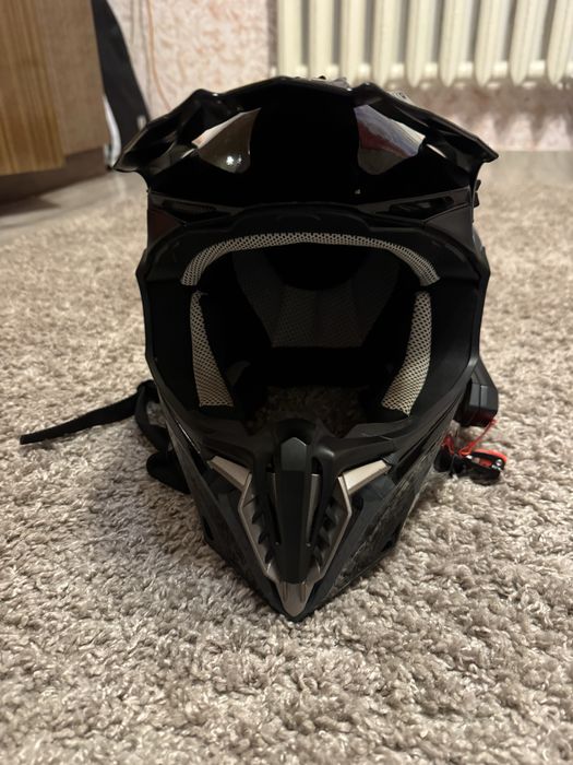 продам кросовий шлем