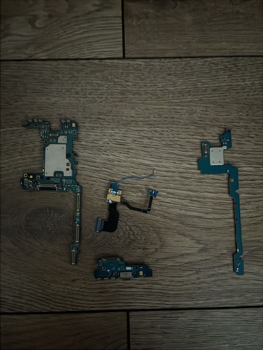Płyta główna i części do Samsunga Galaxy Z Fold 3